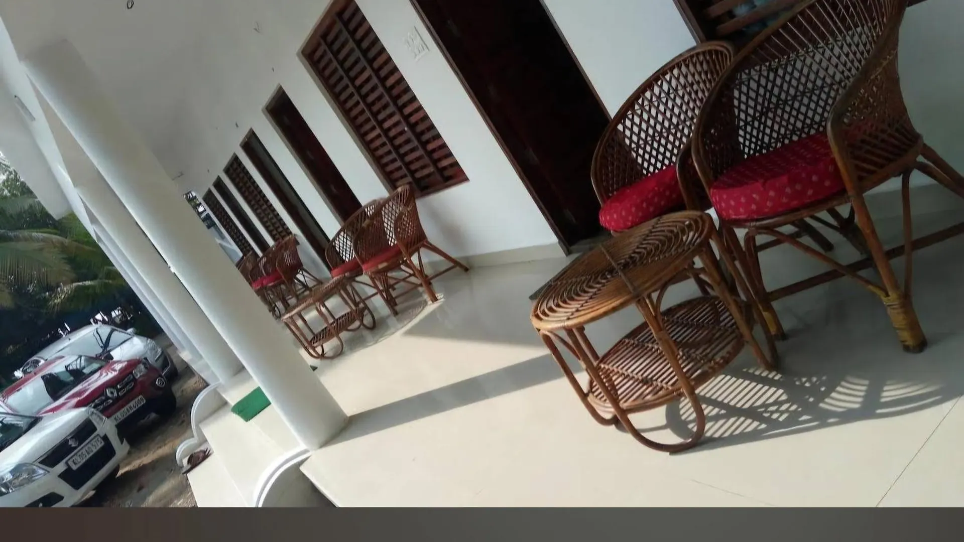 Hotel Cruise 'N Lake Kumarakom